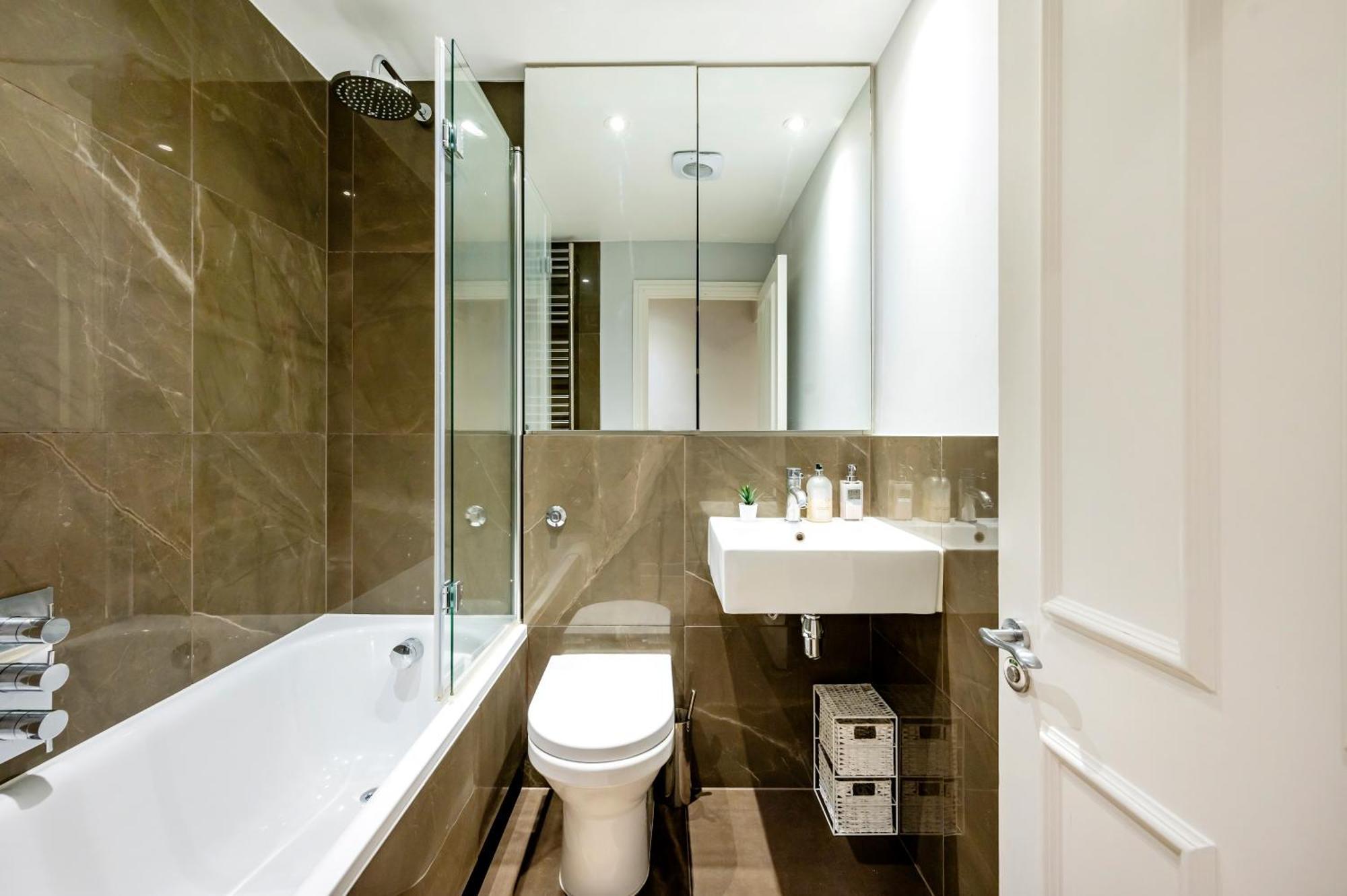 Chelsea Two Bedroom Лондон